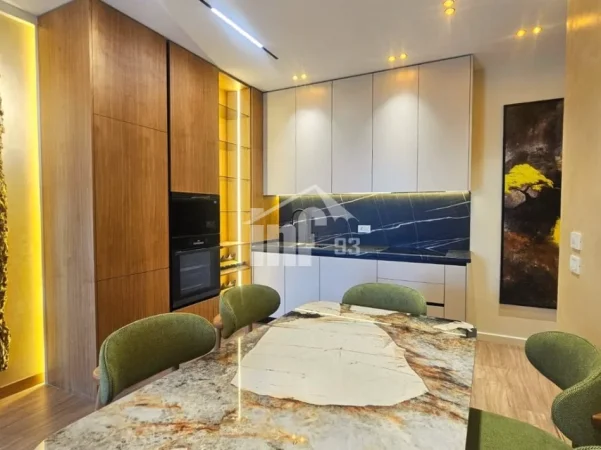 Tirane, jepet me qera apartament 2+1 Kati 4, 110 m² 1.500 € (GOLDEN TOWER RESIDENCE, MINE PEZA)