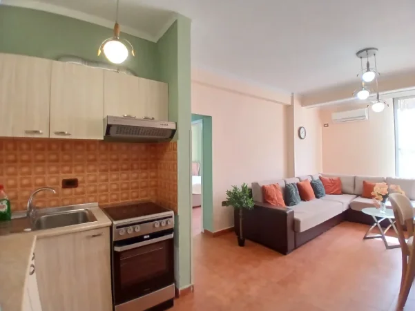 Tirane, jepet me qera apartament 1+1+Ballkon Kati 2, 60 m² 500 € (Selvia)