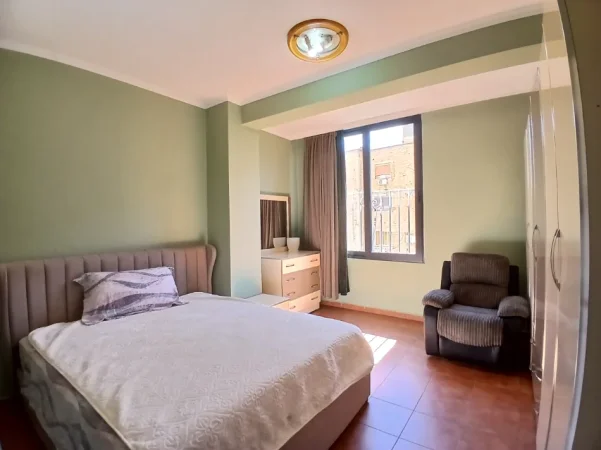 Tirane, jepet me qera apartament 1+1+Ballkon Kati 2, 60 m² 500 € (Selvia)