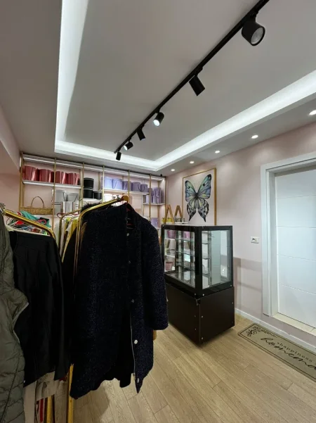 Tirane, shes SHITET BIZNES LULESH 20.000 €
