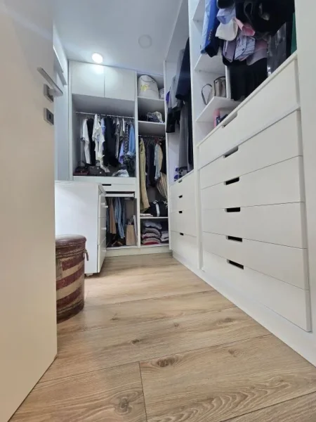 Tirane, shitet apartament 3+1+Ballkon Kati 5, 136 m² 450.000 € (Kompleksi Deliorgjit)