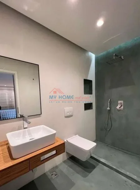 Tirane, jepet me qera apartament 2+1+Ballkon Kati 11, 80 m² 880 € (Kompleksi Kontakt)