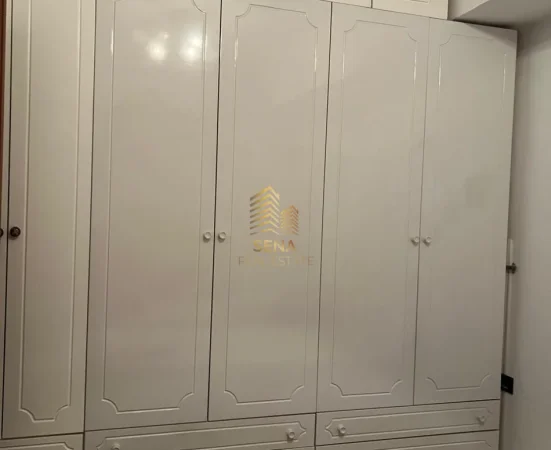 Tirane, jepet me qera apartament 2+1+Ballkon Kati 4, 90 m² 600 € (Komuna e Parisit)