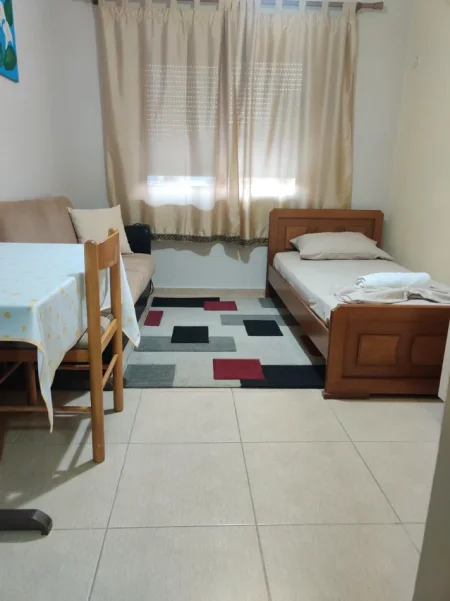 Tirane, jepet me qera apartament 2+1 , 600 € 