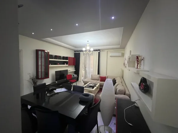 Tirane, jepet me qera 2+1 , 86 m² 800 € 