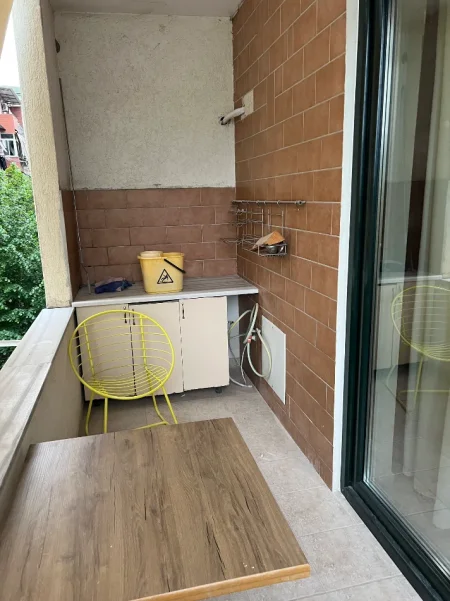 Tirane, jepet me qera 2+1 , 86 m² 800 € 