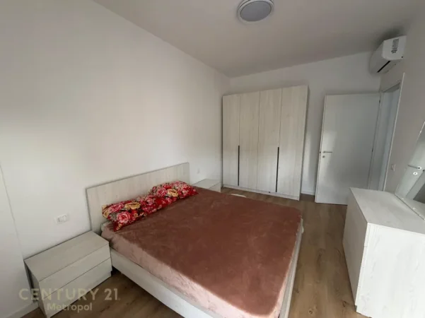 Tirane, jepet me qera apartament 2+1 Kati 2, 92 m² 700 € 
