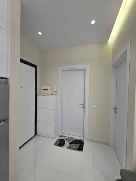Tirane, jepet me qera apartament 1+1 Kati 5, 60 m² 400 € (Univers City)