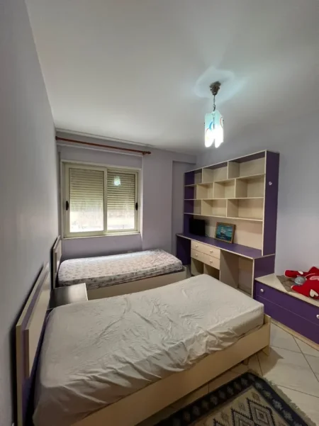 Tirane, jepet me qera apartament 2+1+Ballkon Kati 1, 100 m² 500 € (astrir)