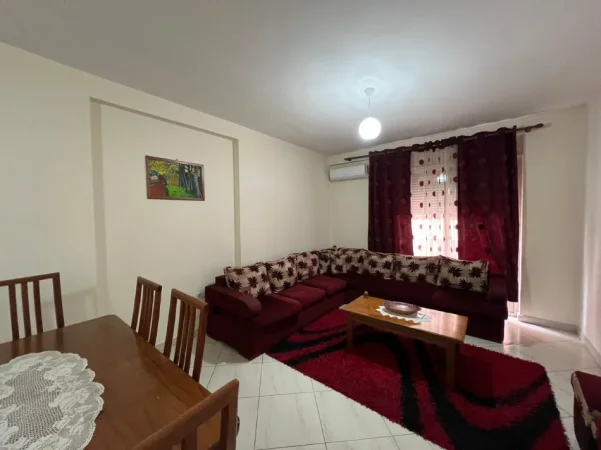 Tirane, jepet me qera apartament 2+1+Ballkon Kati 1, 100 m² 500 € (astrir)