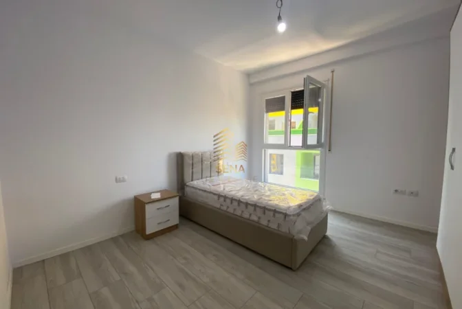 Tirane, jepet me qera apartament 2+1+Ballkon Kati 5, 85 m² 450 € (Paskuqan)
