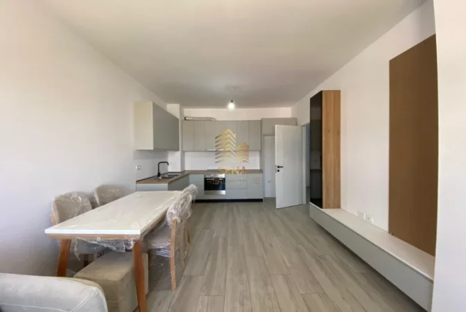 Tirane, jepet me qera apartament 2+1+Ballkon Kati 5, 85 m² 450 € (Paskuqan)