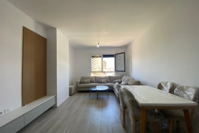 Tirane, jepet me qera apartament 2+1+Ballkon Kati 5, 85 m² 450 € (Paskuqan)
