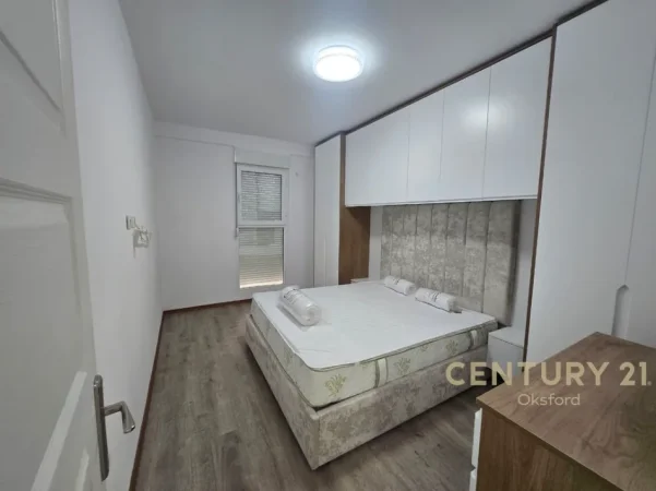 Tirane, jepet me qera apartament 2+1 Kati 3, 96 m² 650 € 