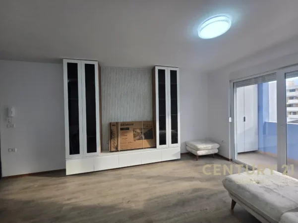 Tirane, jepet me qera apartament 2+1 Kati 3, 96 m² 650 € 