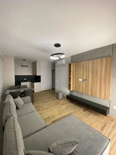 Tirane, jepet me qera apartament 1+1 Kati 7, 80 m² 570€ (TRIO TOWERS)
