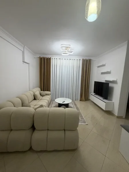 jepet me qera nga Pronari, pa-komision 1+1+Ballkon Kati 7, 75 m² 550 €