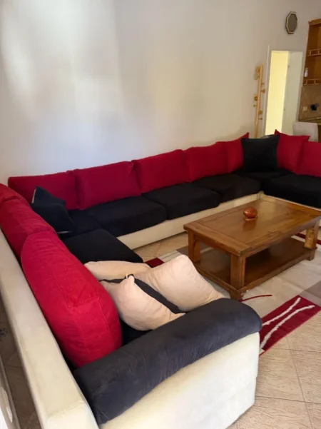 Tirane, jepet me qera Vile 3+1 Kati 2, 170 m² 570 € (Rruga Celo sinani)