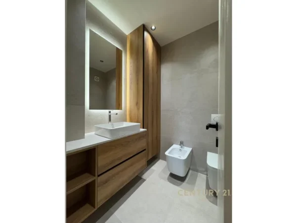 Tirane, jepet me qera apartament 1+1 Kati 2, 71 m² 850 € 