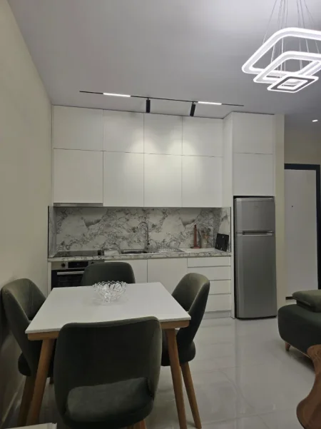 Tirane, jepet me qera apartament 1+1+Ballkon Kati 5, 59 m² 400 € 