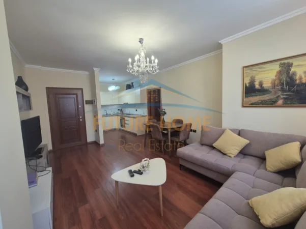 Tirane, shitet apartament 2+1+Ballkon Kati 8, 95 m² 230.000 € (Bulevardi Zhan D'Ark)