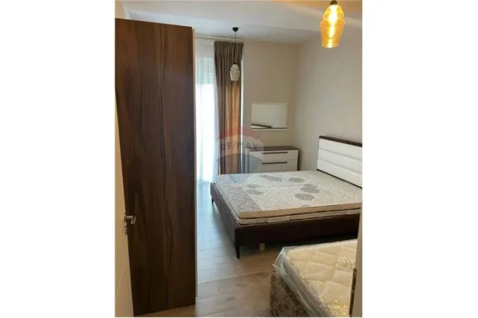 Shqiperi, jepet me qera apartament 1+1 , 85 m² 550 € (RRUGA SITKI CICO)