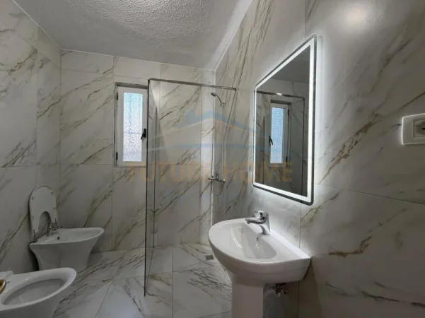 Tirane, jepet me qera apartament 2+1 Kati 1, 112 m² 650 € (Shkolla e Baletit)