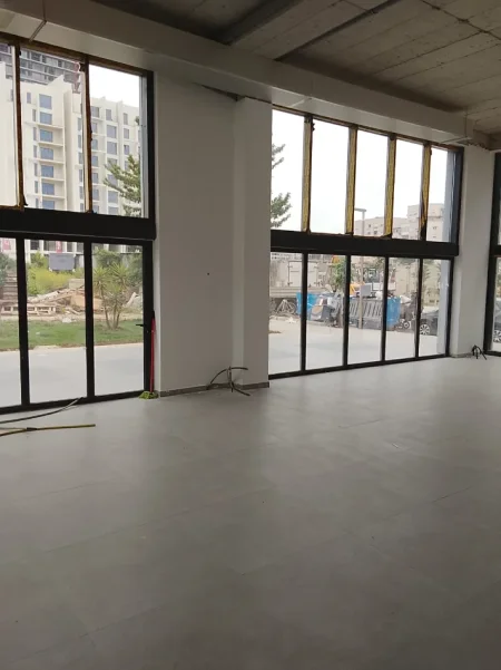 Tirane, jepet me qera ambjent biznesi Kati 0, 120 m² 1.500 € (RRUGA JORDAN MISJA)