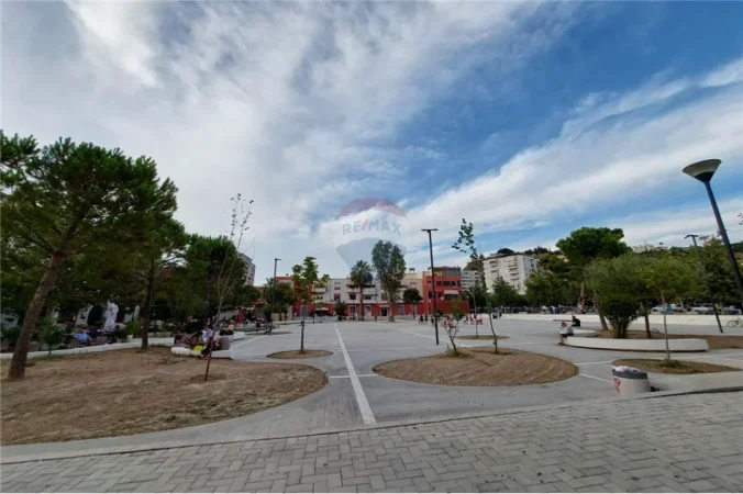 Vlore, jepet me qera dyqan Kati 0, 30 m² 250 € (Bulevardi Ismail Qemali,pran Conad, Vlore)