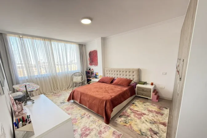 Tirane, shitet apartament 2+1 Kati 5, 90 m² 140000 € (Kinostudio)