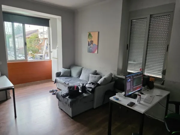 Tirane, jepet me qera apartament 2+1 Kati 2, 75 m² 550 € (Vasil Shanto)
