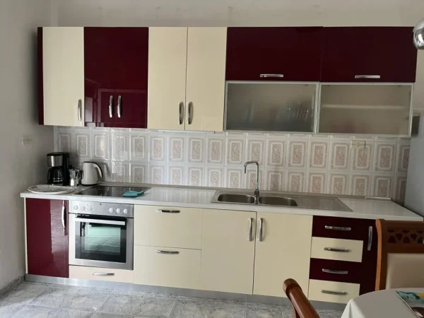 Tirane, jepet me qera apartament 1+1 Kati 2, 65 m² 450 € (Tregu Elektrik)