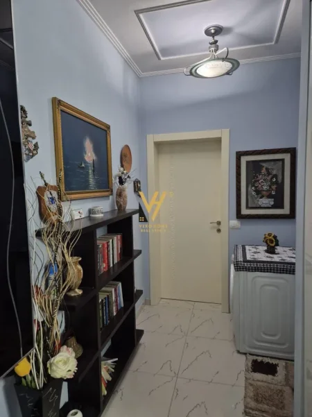 Tirane, jepet me qera apartament 2+1+Ballkon Kati 6, 95 m² 670 € (ISH TREGU ELEKTIRK)