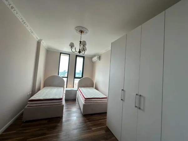 Tirane, shitet apartament 2+1+Ballkon Kati 2, 124 m² (Liqeni i Thate)