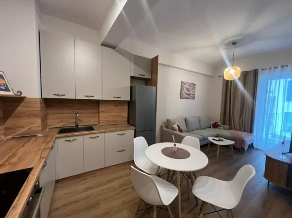 Tirane, jepet me qera apartament 1+1 Kati 3, 62 m² 400 € (Rezidenca OXA, Fresk)