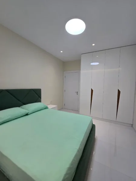 JEPET ME QERA APARTAMENT 1+1 TEK  UNIVERS CITY NE QTU,  400 Euro