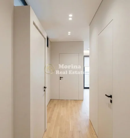 Tirane, jepet me qera ambjent biznesi Kati 5, 83 m² 1.500 € (Rruga Liqeni I Thate)