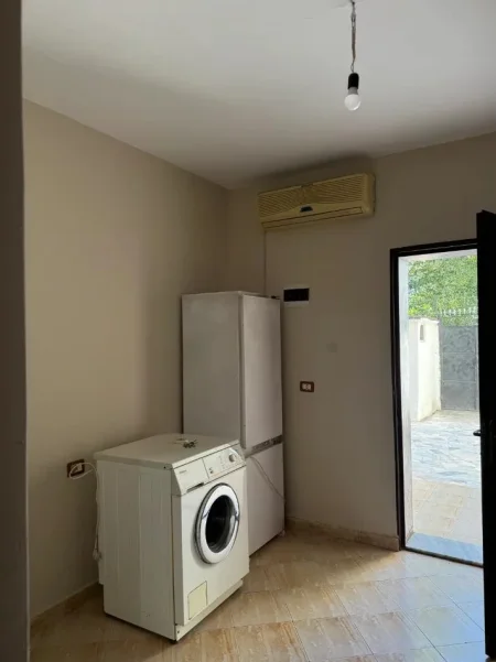 Tirane, jepet me qera apartament 1+1 Kati 1, 69 m² 400 € (Stadiumi Dinamo)