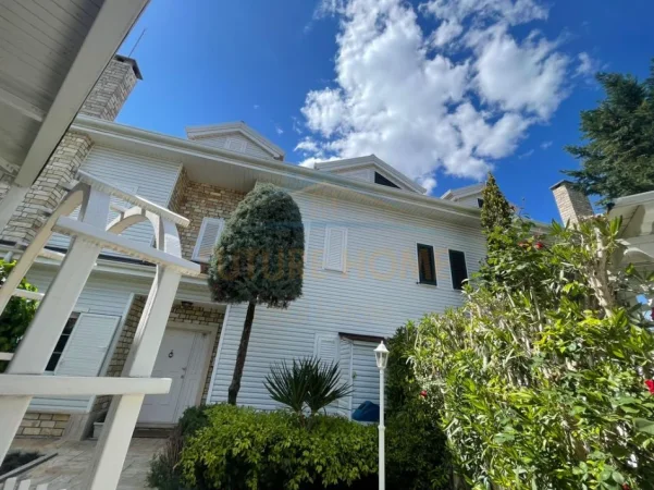 Tirane, jepet me qera apartament 3 Katshe Kati 0, 335 m² 3.800 € (Teg)