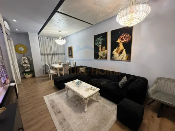 Tirane, jepet me qera apartament 1+1 Kati 2, 450 €