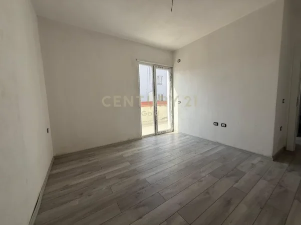 Tirane, shitet apartament 1+1 Kati 4, 67 m² 125.000 € 