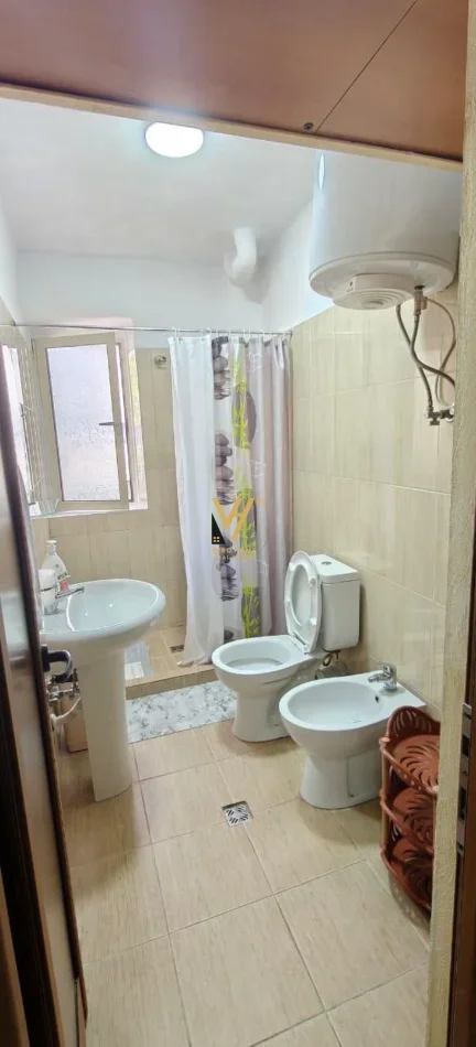 Tirane, jepet me qera apartament 2+1+Ballkon Kati 2, 85 m² 620 € (RRUGA E DURRESIT)