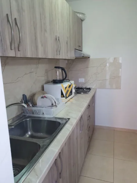Tirane, jepet me qera apartament 2+1+Ballkon Kati 2, 85 m² 620 € (RRUGA E DURRESIT)