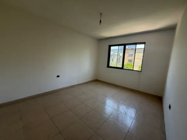 Tirane, shitet apartament 2+1+Ballkon Kati 4, 65 m² 155.000 € (Bulevardi Bajram Curri)