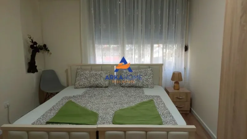 Tirane, jepet me qera apartament 1+1+Ballkon Kati 1, 55 m² 600 € 