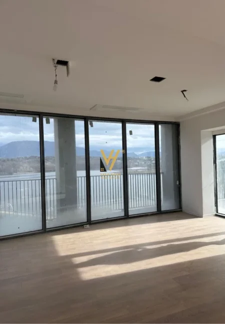 Tirane, jepet me qera zyre Kati 9, 200 m² 2.500 € (LAKEVIEW RESIDENCE)