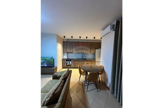 Vlore, jepet me qera apartament 1+1 Kati 7, 75 m² 400 € (Rruga e Cipajve, Vlore)