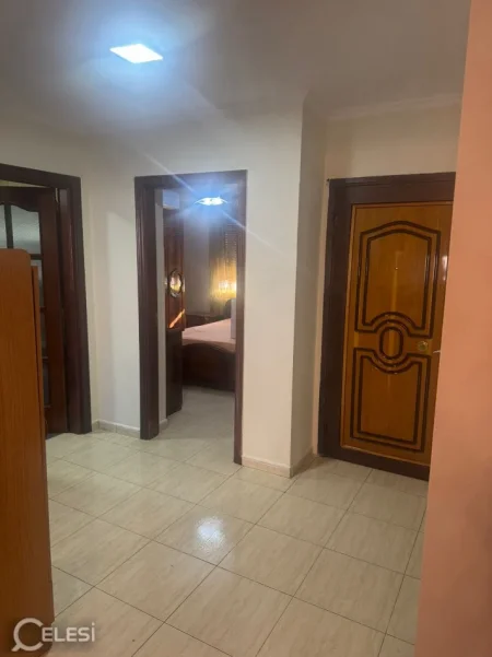 Tirane, jepet me qera apartament 1+1+Ballkon Kati 4, 80 m² 400 € (KONGRESI I MANASTIRIT QSUT)