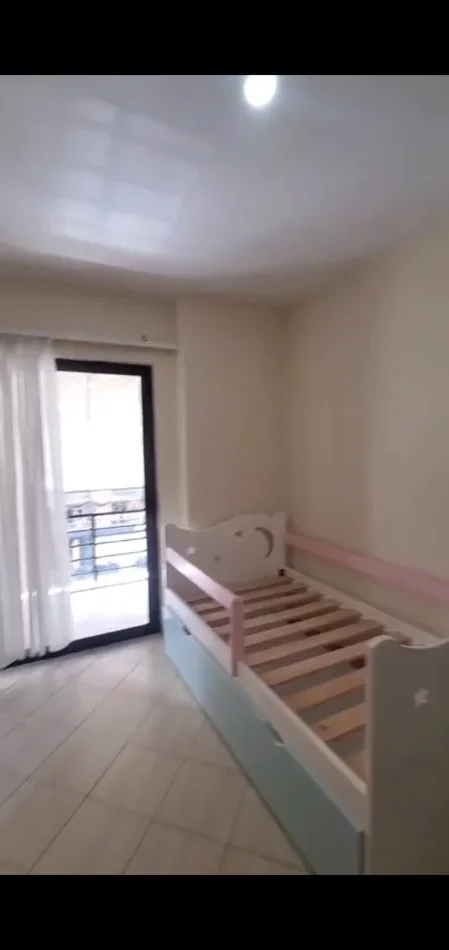 Tirane, jepet me qera apartament 2+1+Ballkon Kati 3, 110 m² 550 € (ASTIR)