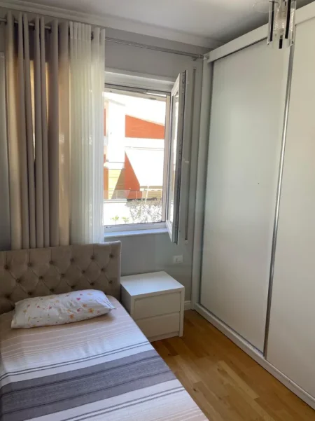 Tirane, shitet apartament 3+1+Aneks+Ballkon Kati 1, 300.000 € (Eduart Mano)